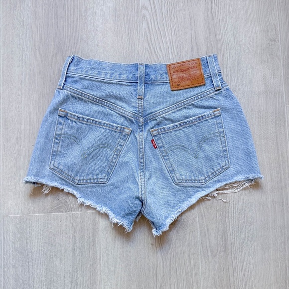 Levi's Premium 501® Original Fit High Rise Shorts - Picture 6 of 7